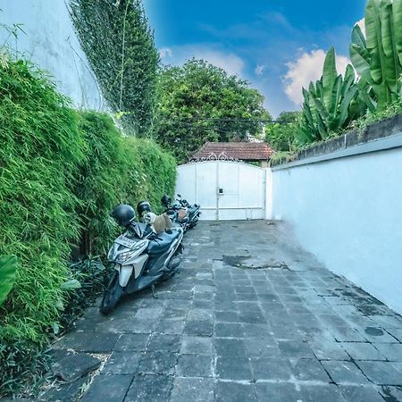 Villa Etnik Seminyak 외부 사진