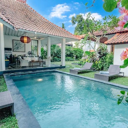Villa Etnik Seminyak 외부 사진