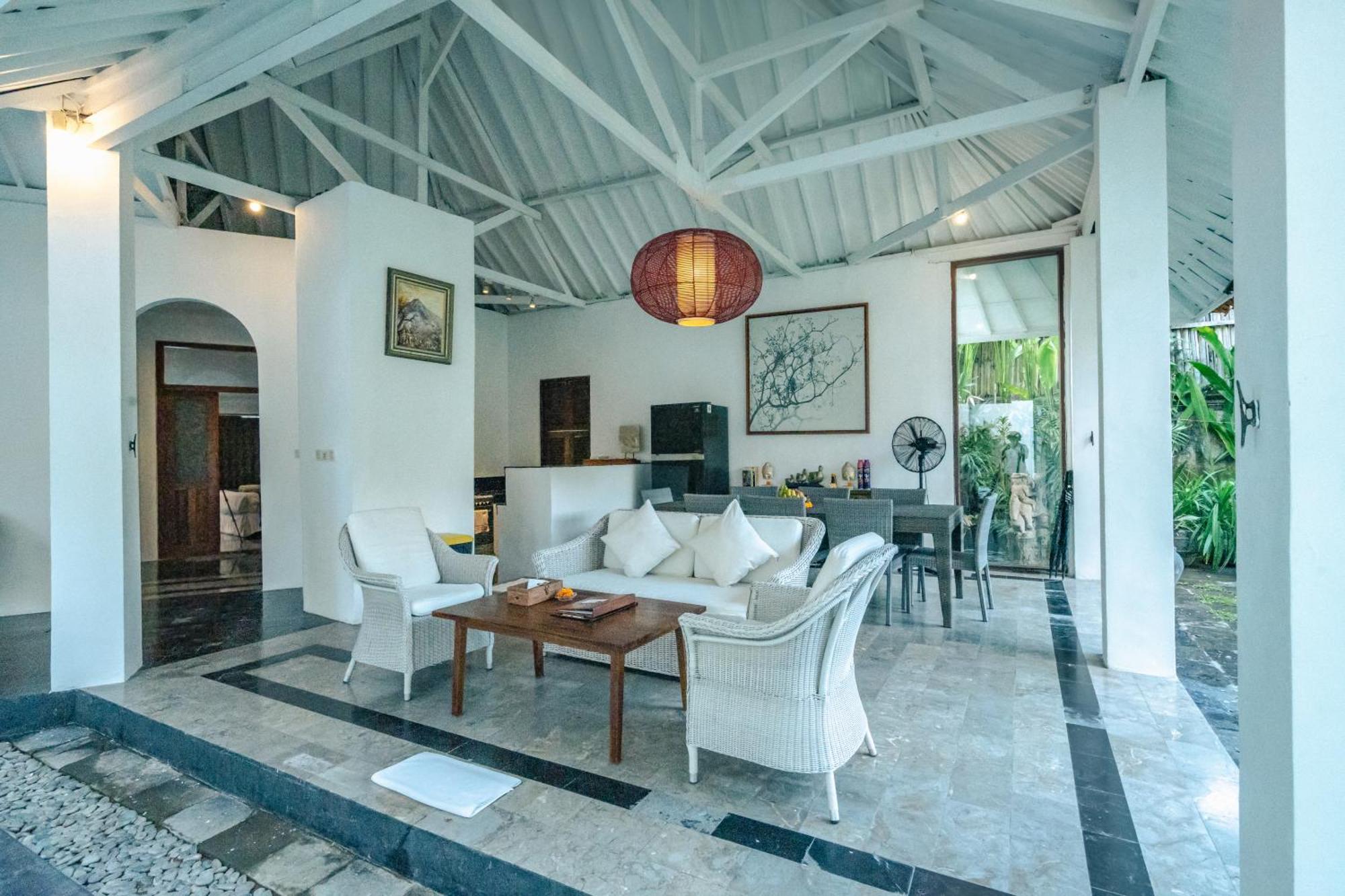 Villa Etnik Seminyak 외부 사진