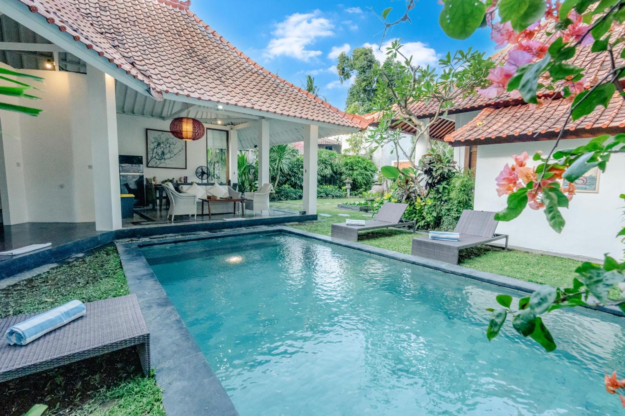Villa Etnik Seminyak 외부 사진